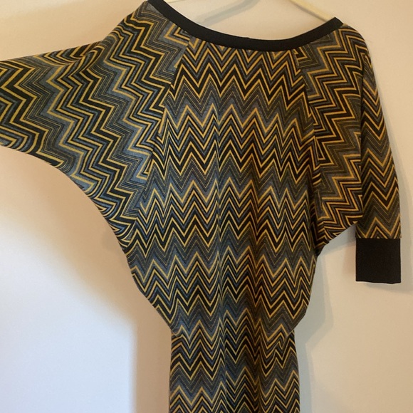 Bionic (Canadian designer) Wool body hugging dress - Picture 6 of 7